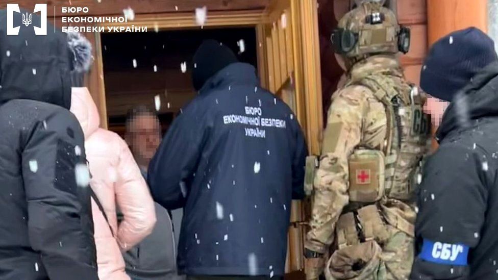 Detectives from Ukraine's economic security bureau entered Mr Kolomoisky's house in Dnipro on Wednesday