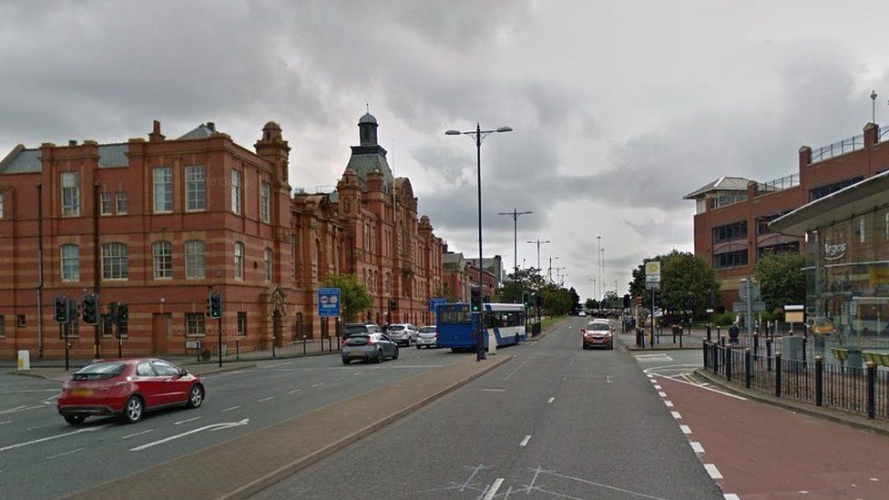 Birkenhead car crash: Pedestrian dies - BBC News