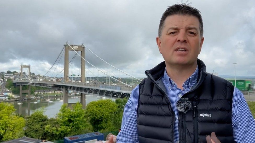 Saltash businesses facing nightmare from Tamar Bridge work BBC