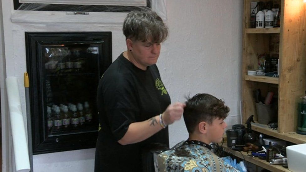 Mobile barber providing free haircuts for Belfast's homeless