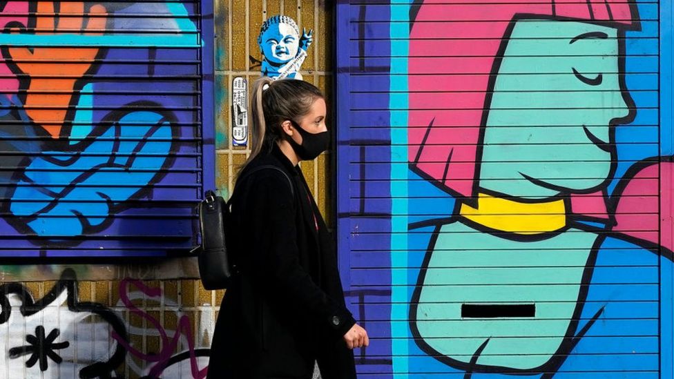 Tcell response 'lasts six months after Covid infection' BBC News