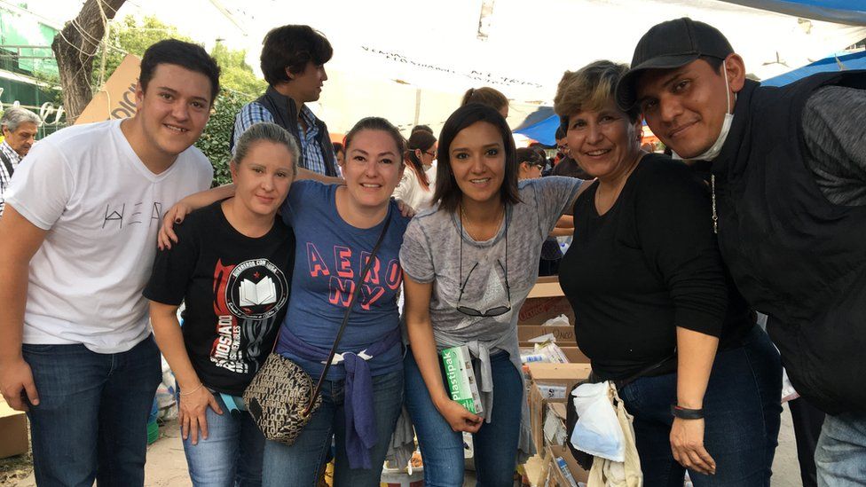 Volunteers in Mexico City - 22 September 2017