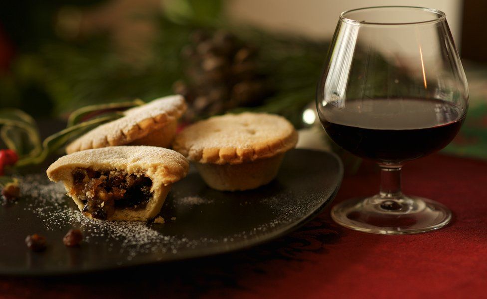 Mince pies and mulled wine