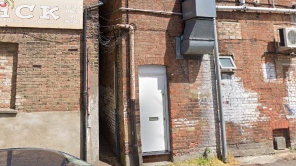 Wisbech human defecation hotspot alley to be blocked off BBC News