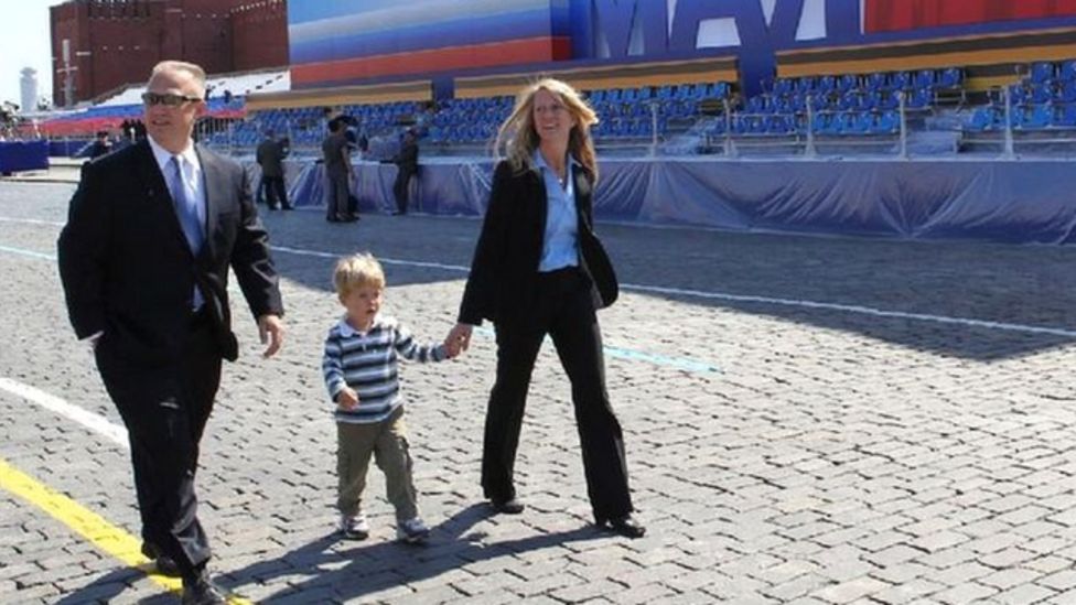 Даг Херли с супругой Карен Найберг и сыном в Москве