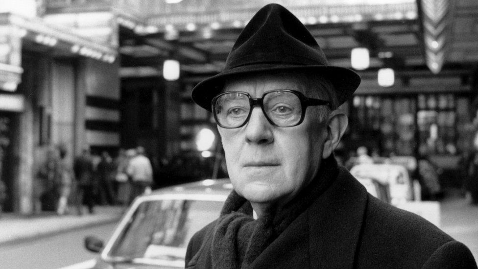 Alec Guinness as George Smiley in Smiley's People