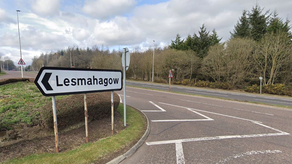 Driver killed and man arrested after crash with HGV in Lesmahagow BBC