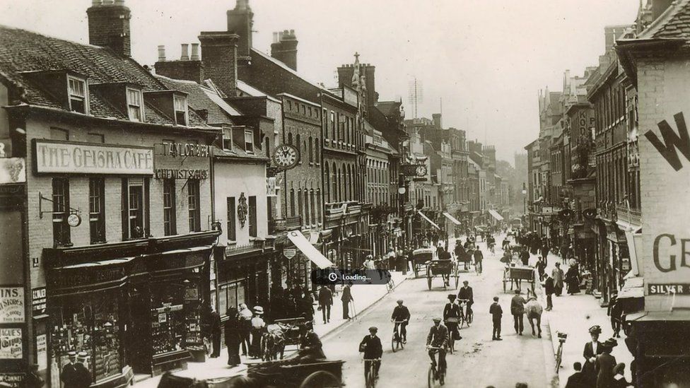 Bedford High Street in the 1920s