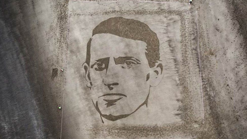 A sand portrait of poet and war hero Hedd Wyn