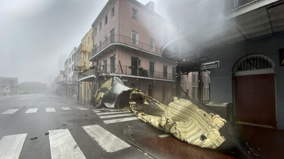 A building's roof is blown off in the French Quarter of New Orleans