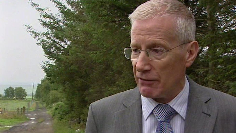 Gregory Campbell to stand down as MLA ahead of double-jobbing ban - BBC ...