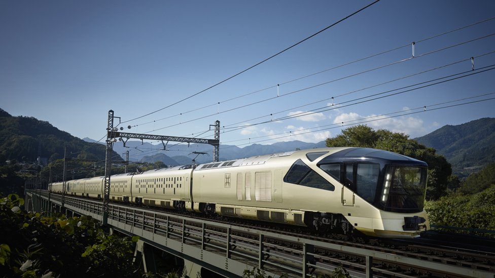 The Shiki-shima luxury train from the outside