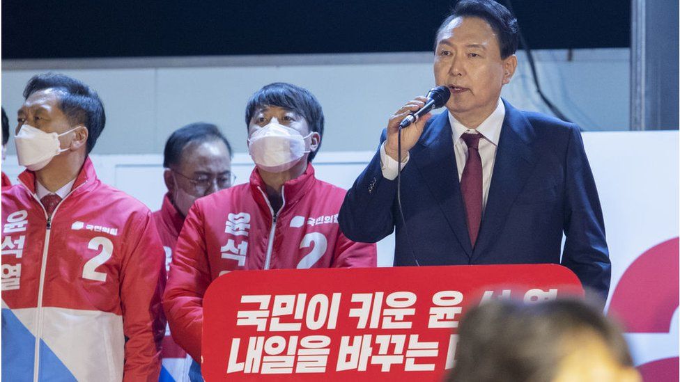 Юн Сок Ёль, президент, избранный от консервативного кандидата от Партии народной власти, умолял отказаться от корейской эпохи со времен своей предвыборной кампании