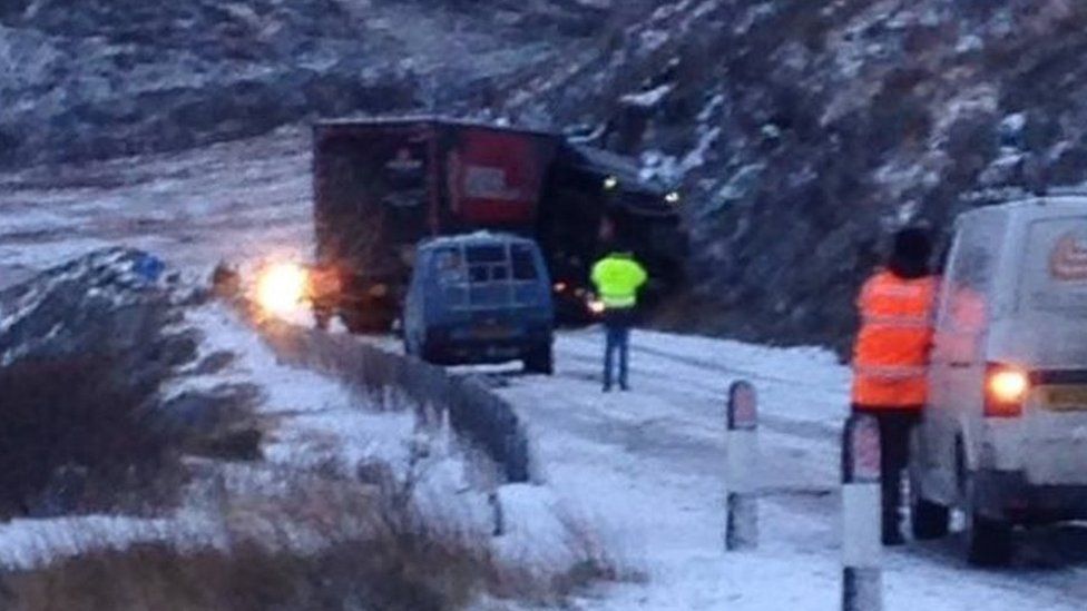 A lorry jack-knifed on the A87 in Skye
