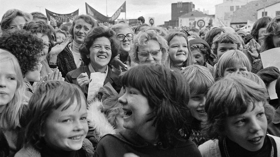 Women and children take part in Iceland's "women's day off" on 24 October 1975