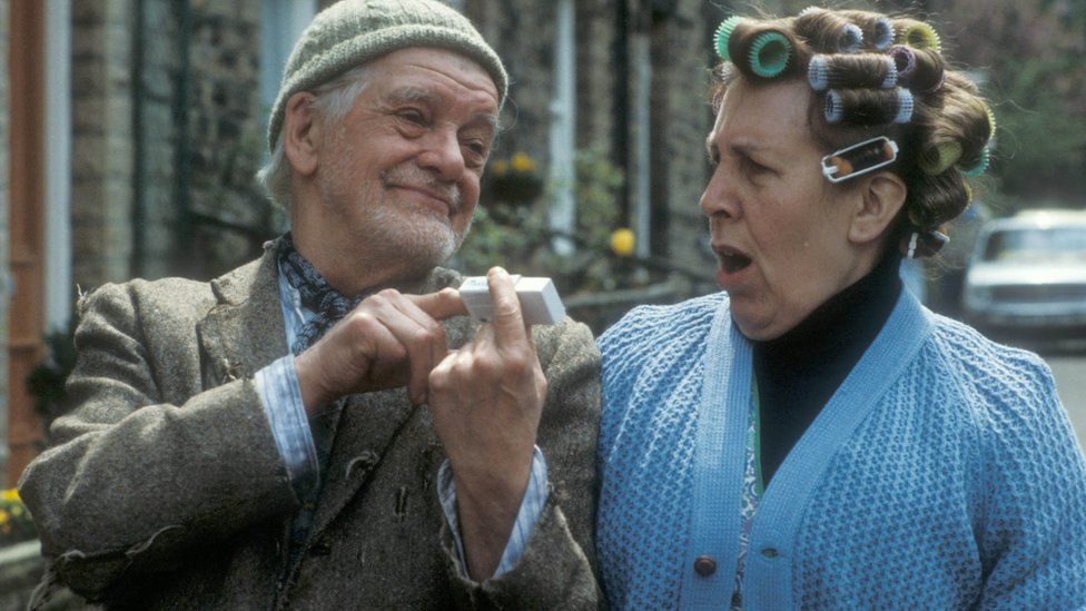 Bill Owen as Compo and Kathy Staff as Nora Batty on the show in 1983