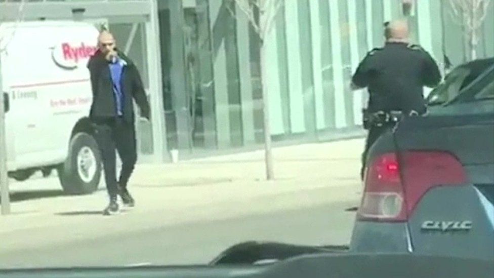 Toronto attack suspect in stand-off with officer