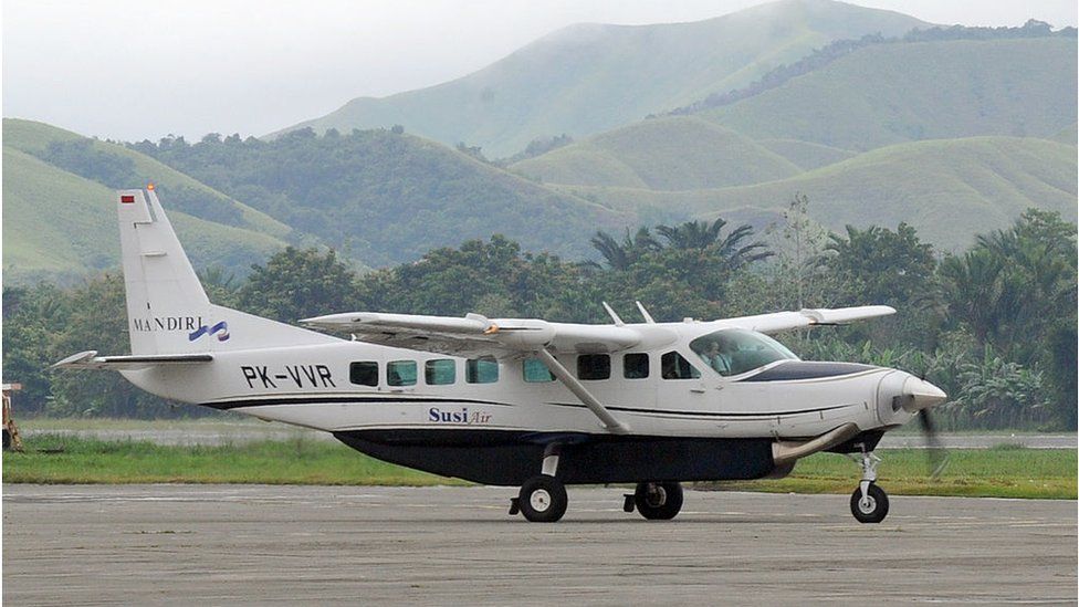 A Susi Air plane