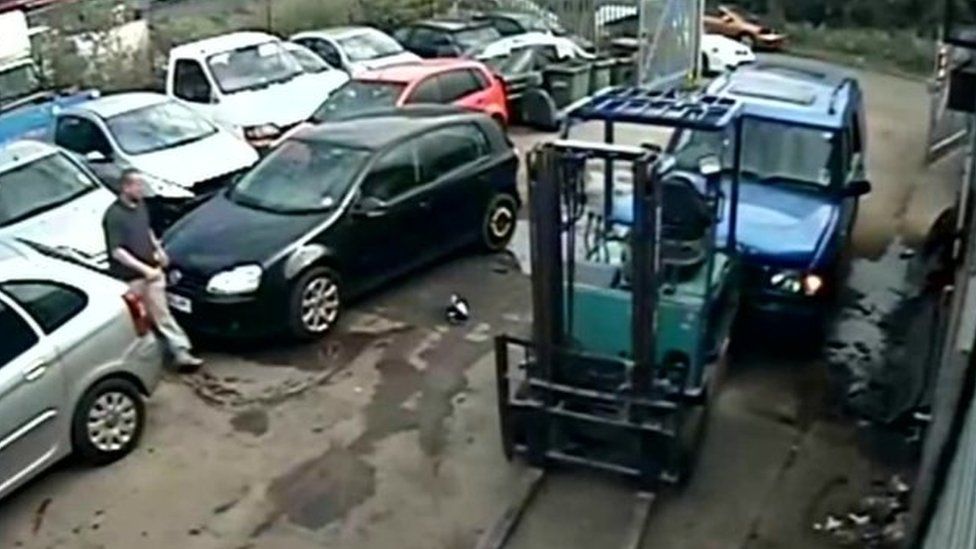CCTV footage of how the "crash for cash" scam was exposed
