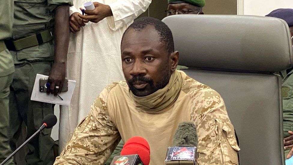 Colonel Assimi Goïta speaks to the press at the Malian Ministry of Defence in Bamako, Mali