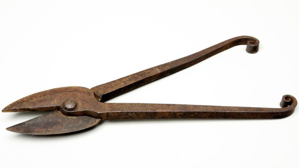 Arthur Mangey’s coin clippers