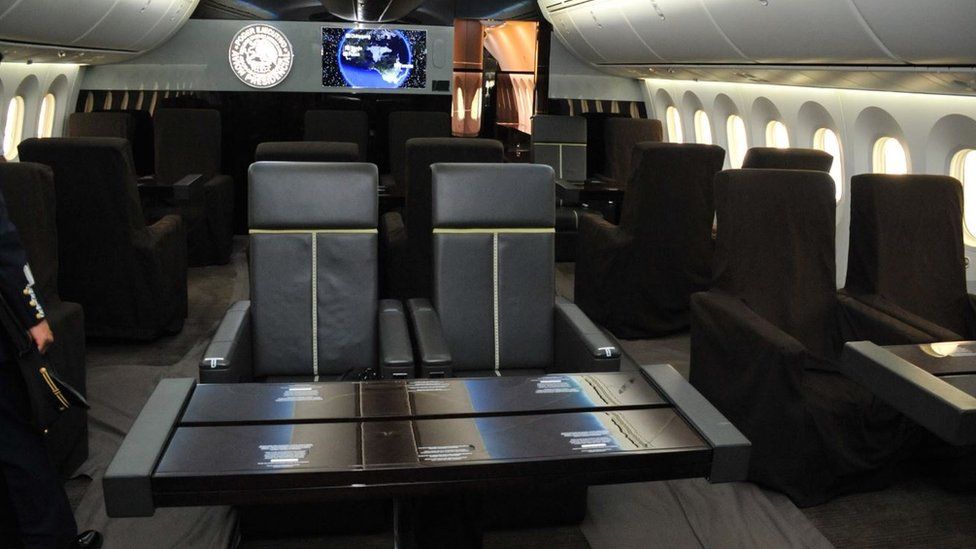 Así es por dentro el lujoso avión presidencial de México que AMLO puso a la venta como parte de su plan de austeridad - BBC News Mundo