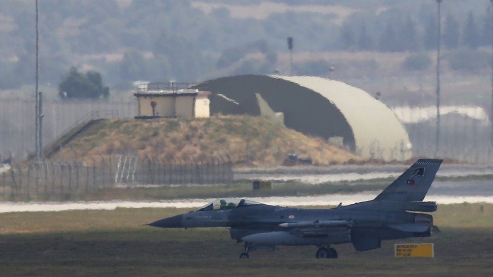 A Turkish Air Force F-16 fighter jet lands at Incirlik air base in Adana, Turkey, August 11, 2015.