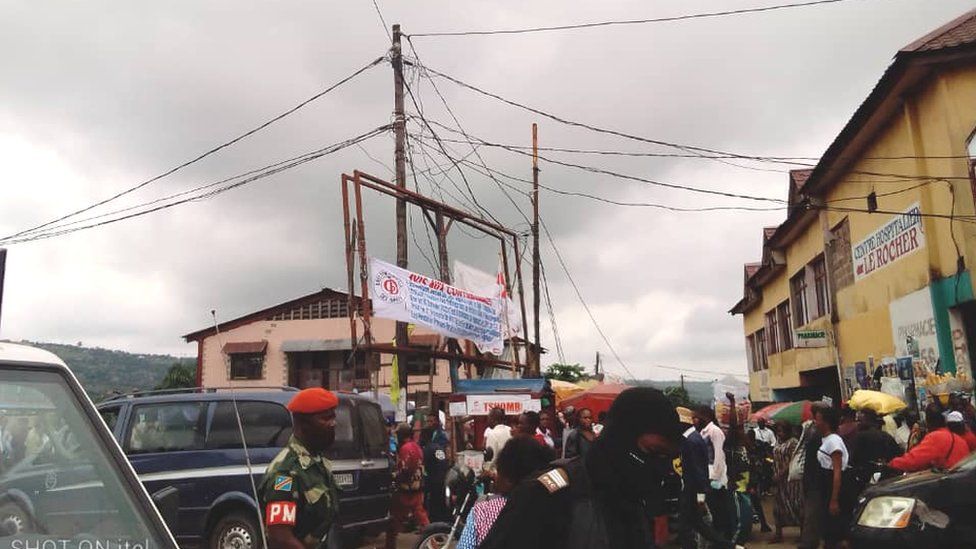 The scene of the market in Kinshasa