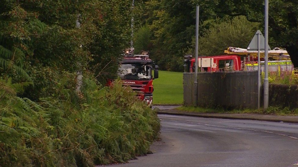 Pupils injured in school bus crash in Dumbarton - BBC News