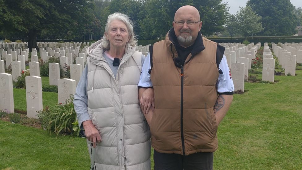 Family of Stoke-on-Trent D-Day veteran travel to Sword Beach - BBC News