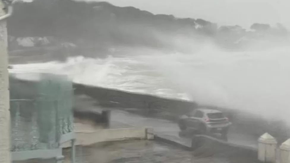 Ice warning issued for Guernsey - BBC News