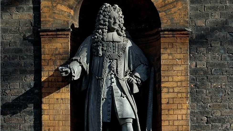 Statue of Sir Robert Geffrye on museum