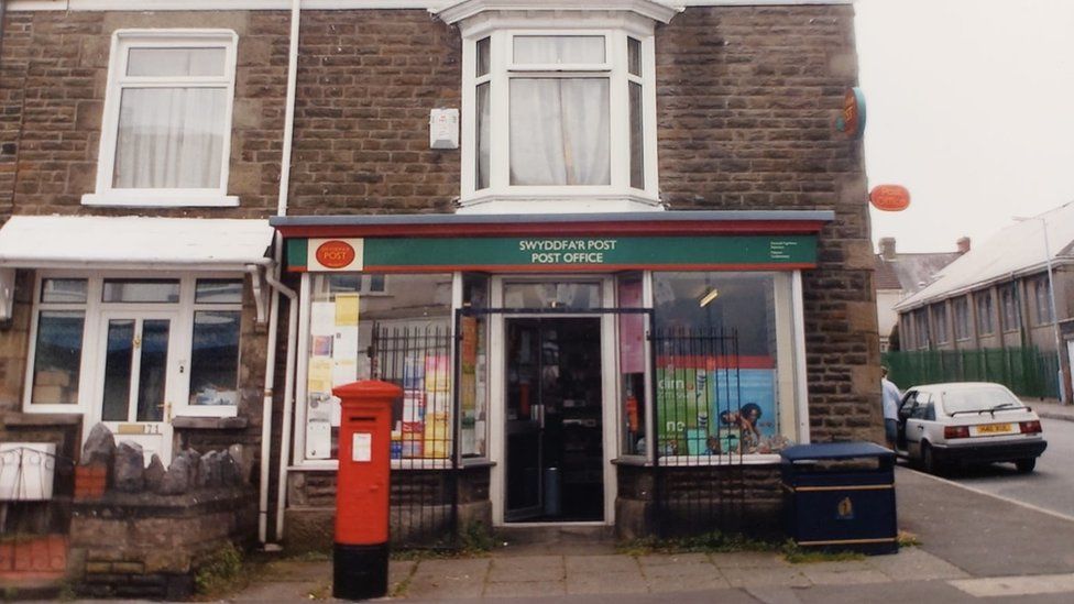 Brondeg Post office in 2005 (CREDIT Mark Kelly) ( the post office has since closed and it is now a convenience store)