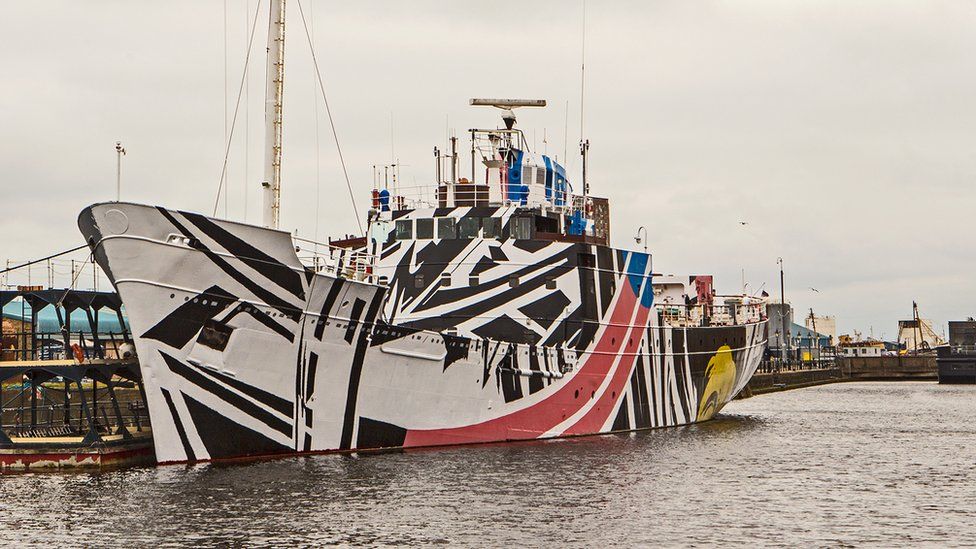 Artist Ciara Phillips Creates Dazzle Ship Design BBC News 89780173 Cad2684e 533a 40a8 B6f1 909c836b846c