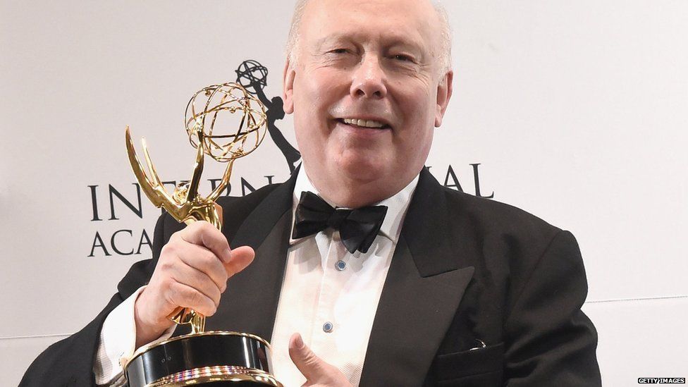 Downton Abbey Creator Julian Fellowes Receives International Emmy Bbc News 
