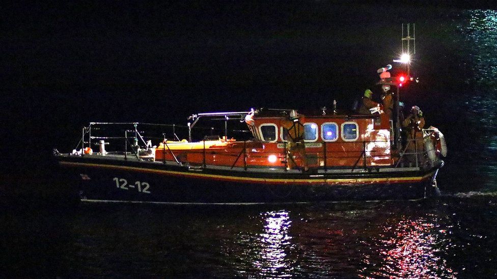 Douglas lifeboat assists after fears car had fallen over cliffs - BBC News