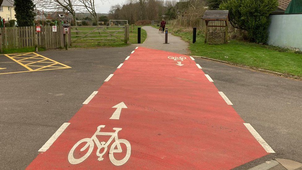 Cycle trail