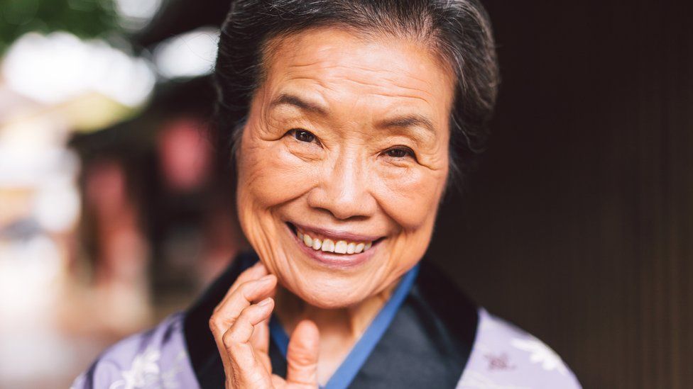 Una japonesa sonriendo