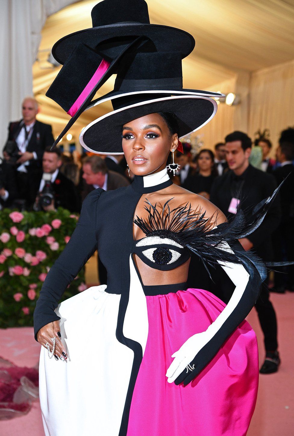 Met Gala 2019: Celebrities Reveal Their 'Campest' Looks On The Red Carpet -  Bbc News
