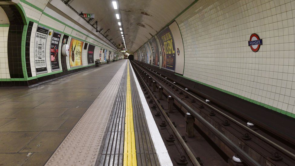 Deserted / empty platform at Highgate London Underground (tube) station