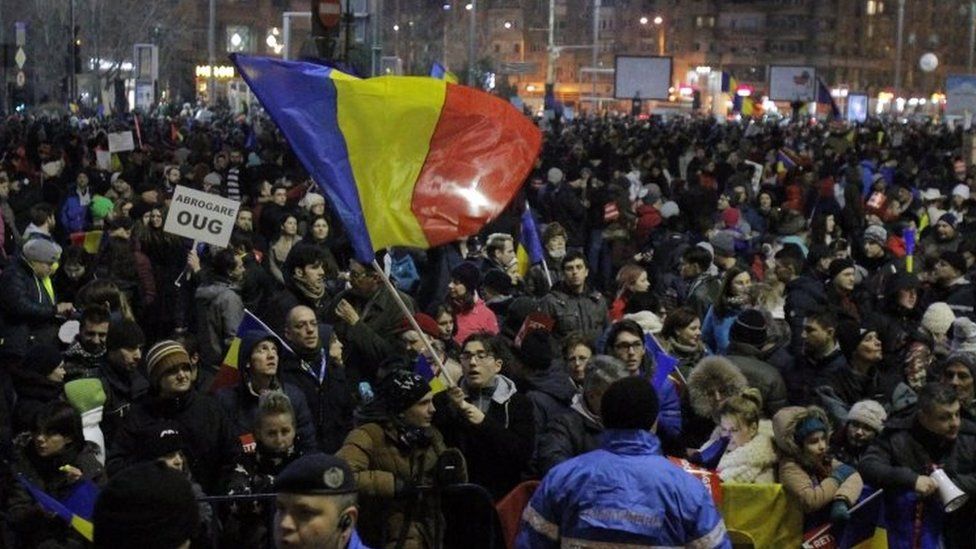 Protesters rally in front of the government headquarters in Bucharest, Romania. Photo: 4 February 2017