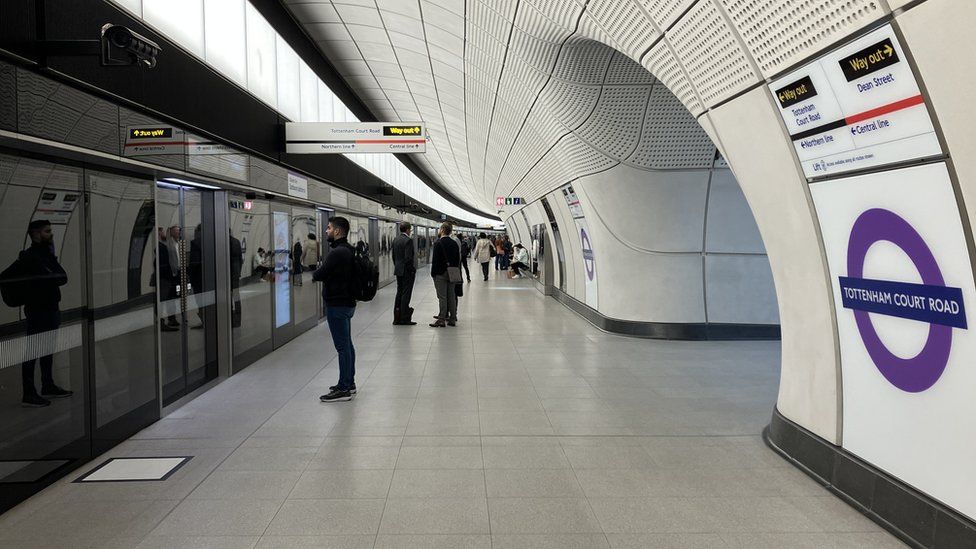The Elizabeth line platform at Tottenham Court Road