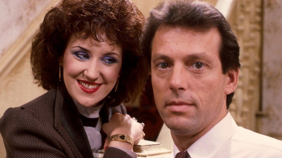 Anita Dobson and Leslie Grantham as Den and Angie