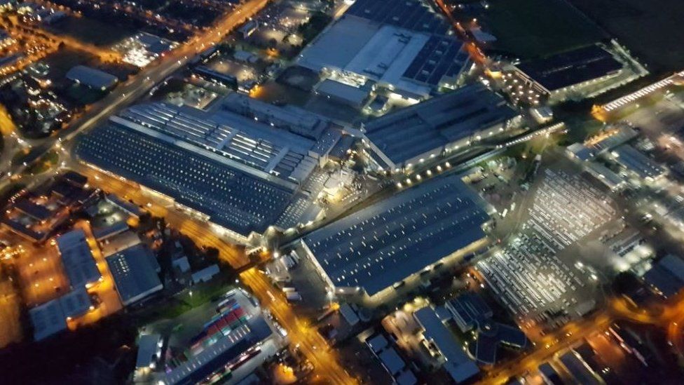 Police helicopter snaps Oxford at night BBC News
