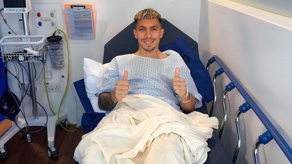 Man Utd: Lisandro Martinez Has Successful Surgery On Foot Injury - BBC ...