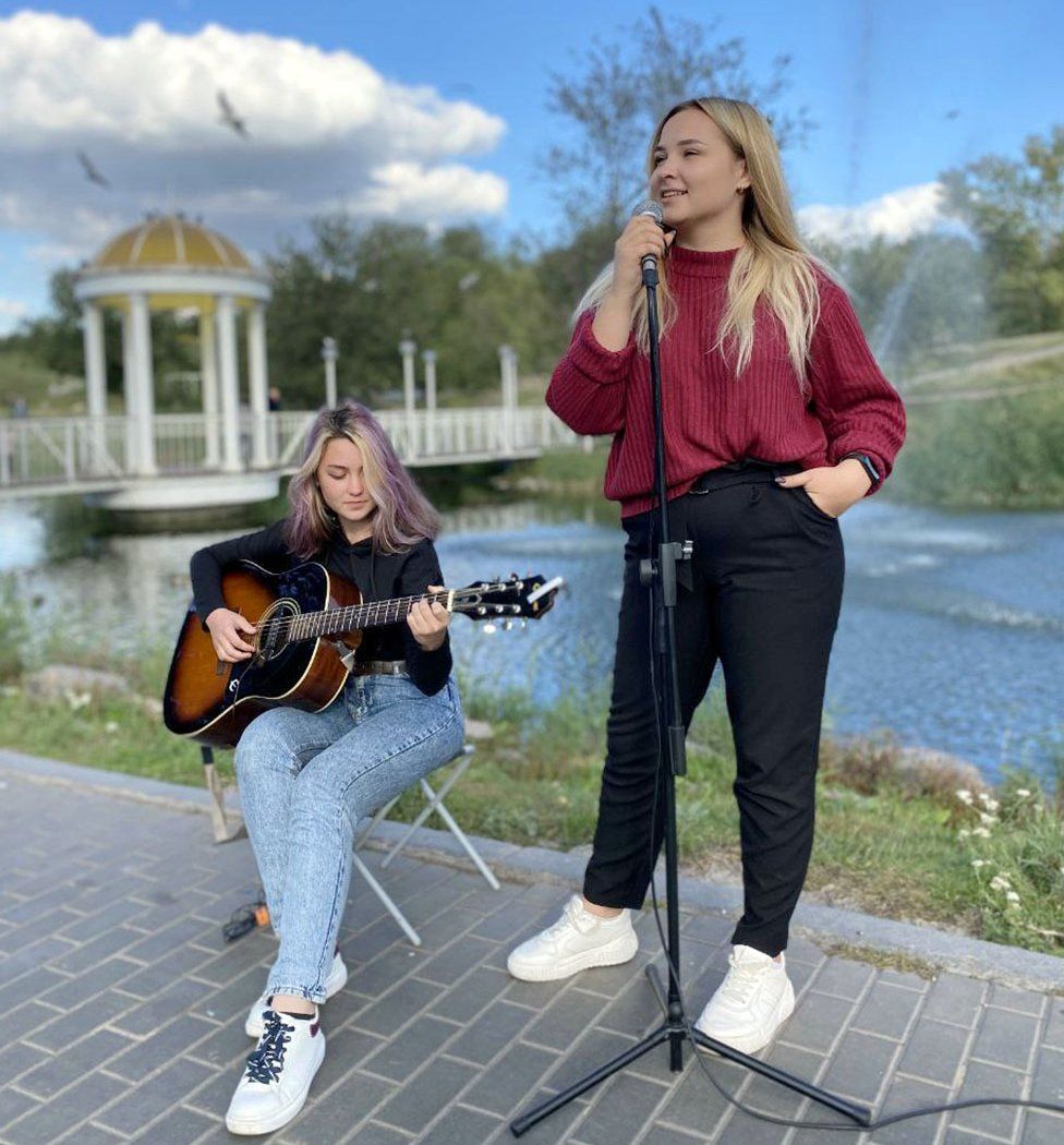 Svitlana Siemieikina and Kristina Spitsyna