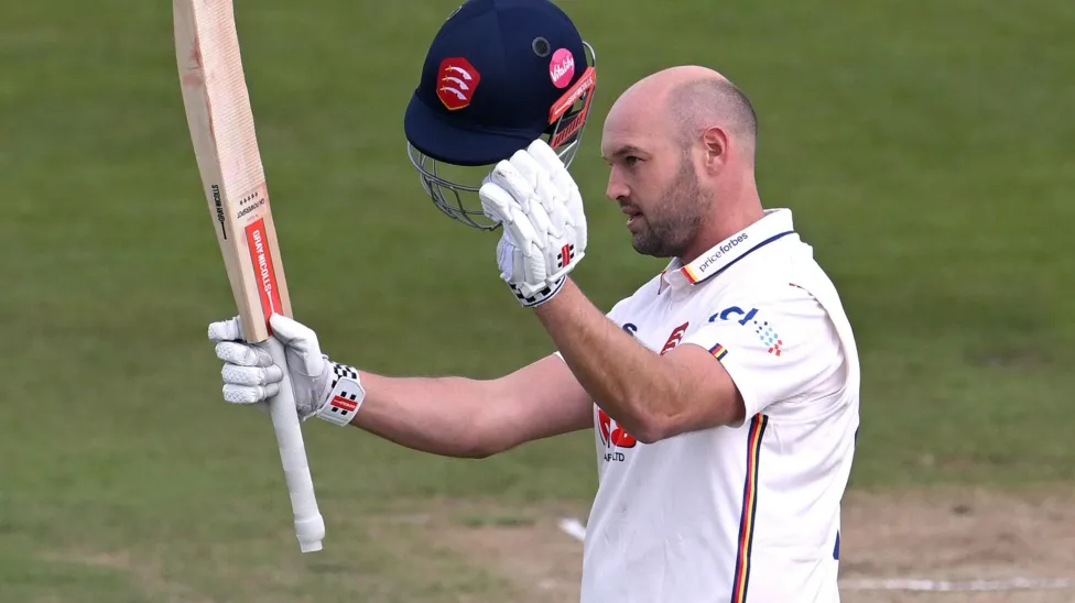 Durham Holds Firm for Draw Against Essex Despite Browne's 184.