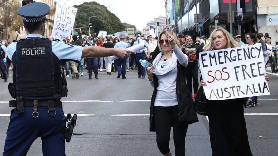 Australia Covid: Anti-lockdown protesters condemned - BBC News