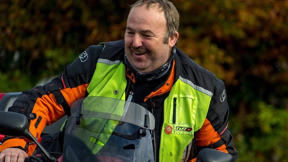 Tribute to Llanelli man Andy Beynon after crash death - BBC News