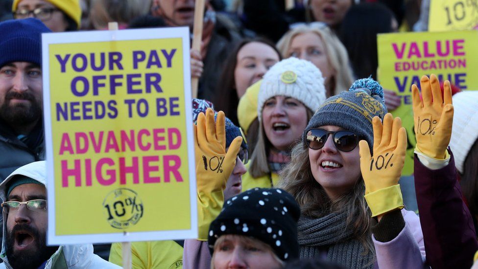 Teachers march for more pay in Glasgow